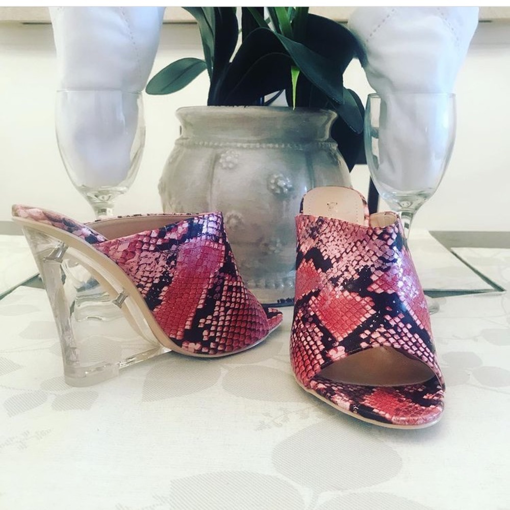Pink/blk wedges